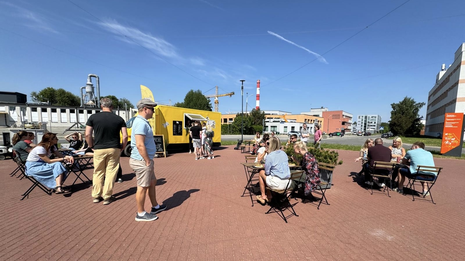 Toidubussid linnakus veel kuni septembrikuu alguseni